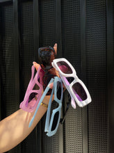 Load image into Gallery viewer, That Girl Sunnies
