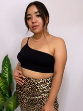 Load image into Gallery viewer, Black One Shoulder Crop
